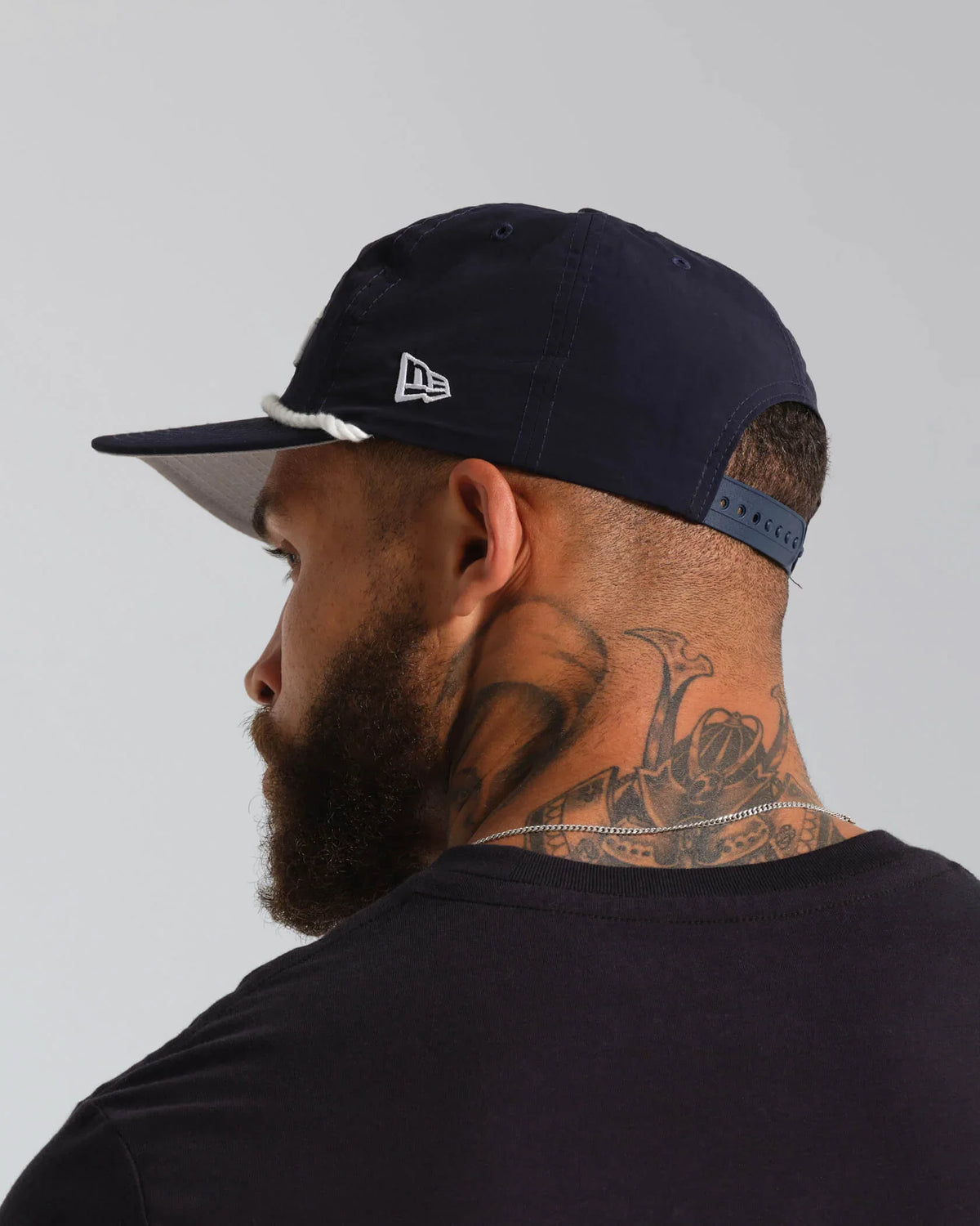 Trophy Performance Hat - Navy / White