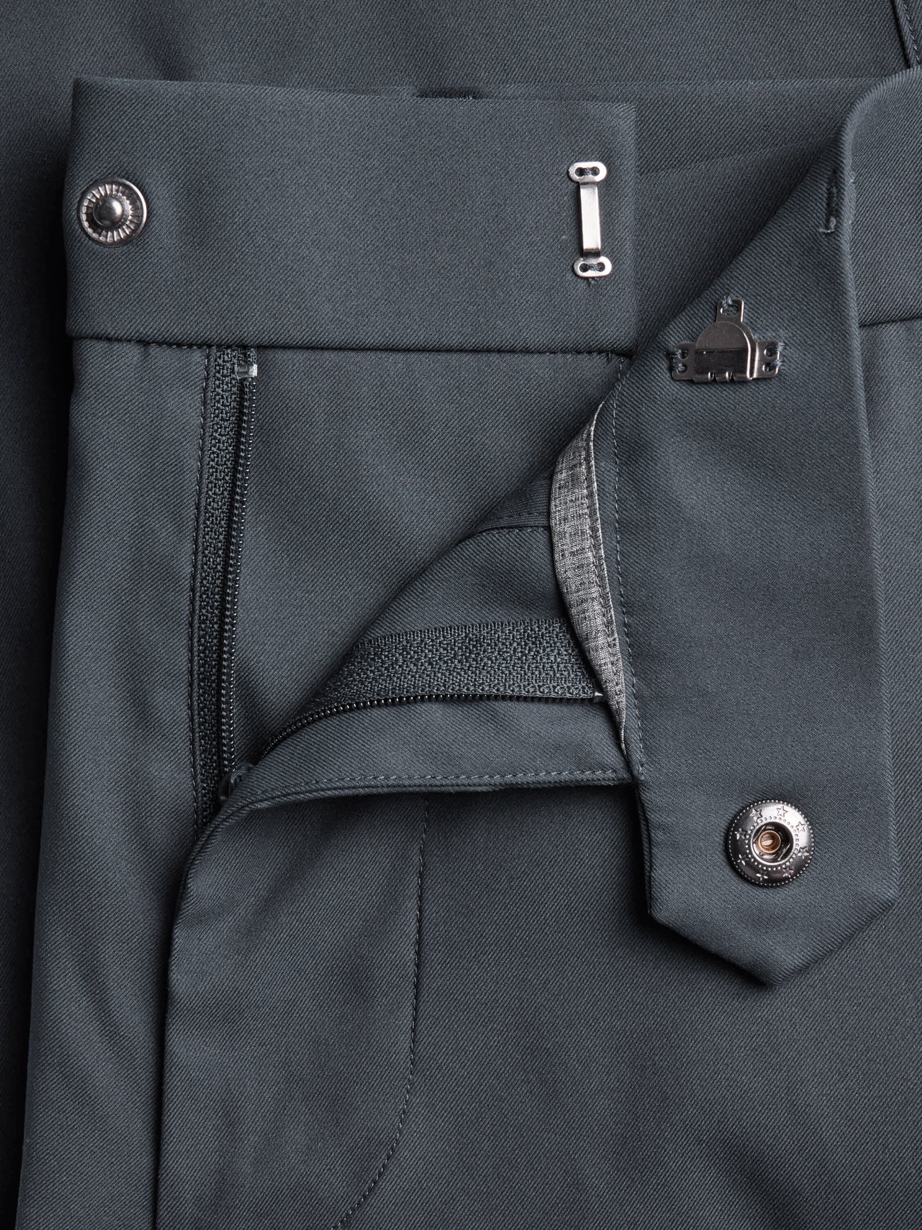 Wainscott Short - Anthracite