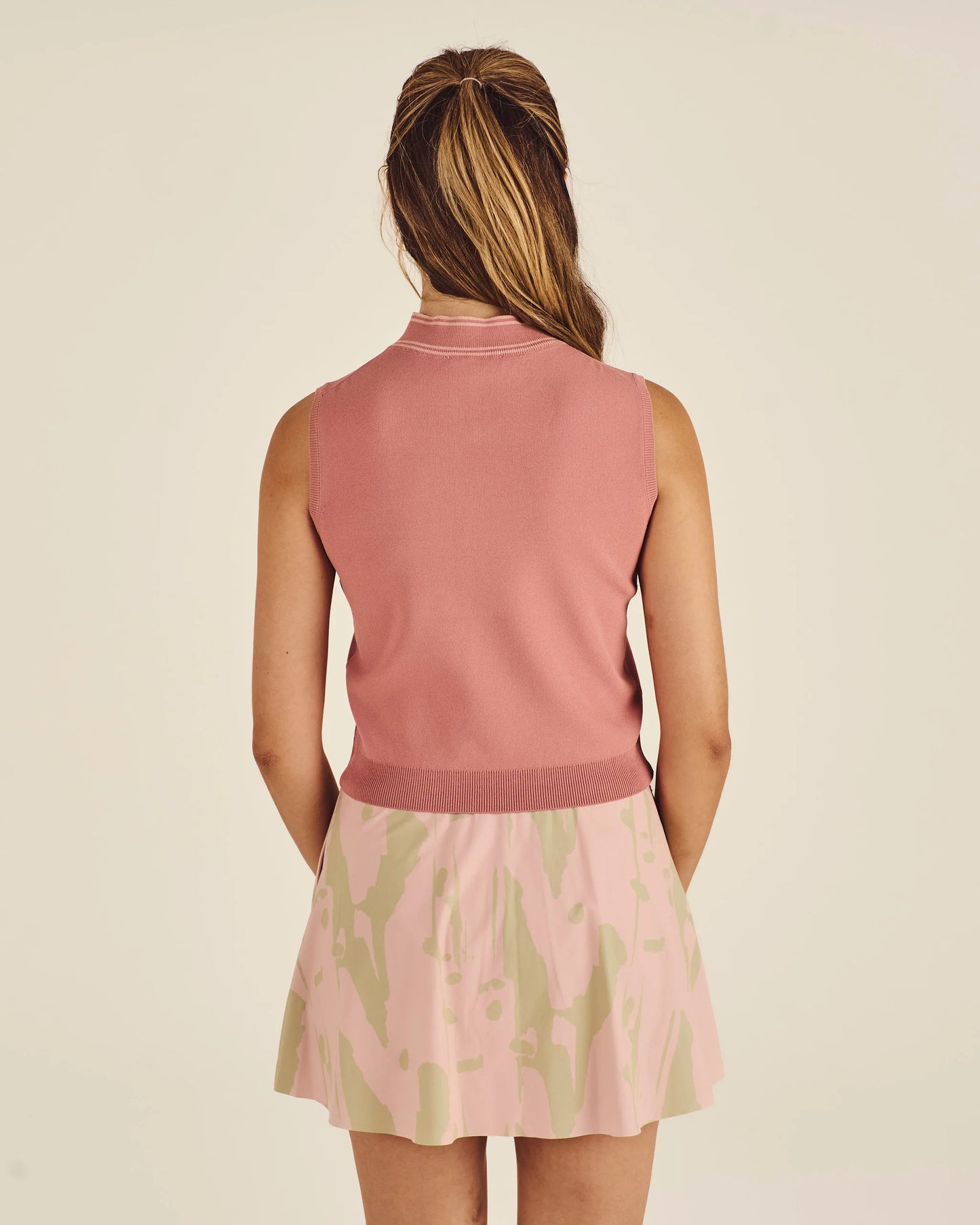 Ami Mockneck - Old Rose