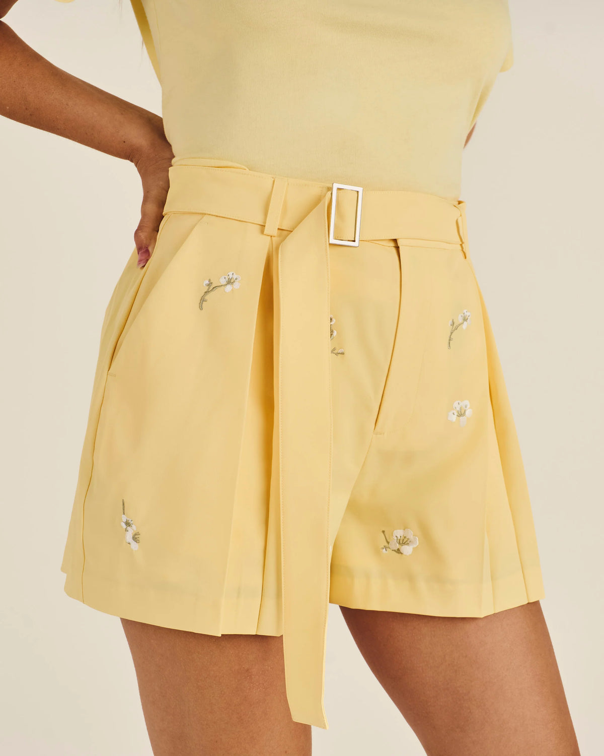 Amara Blossom Short - Lemon Meringue